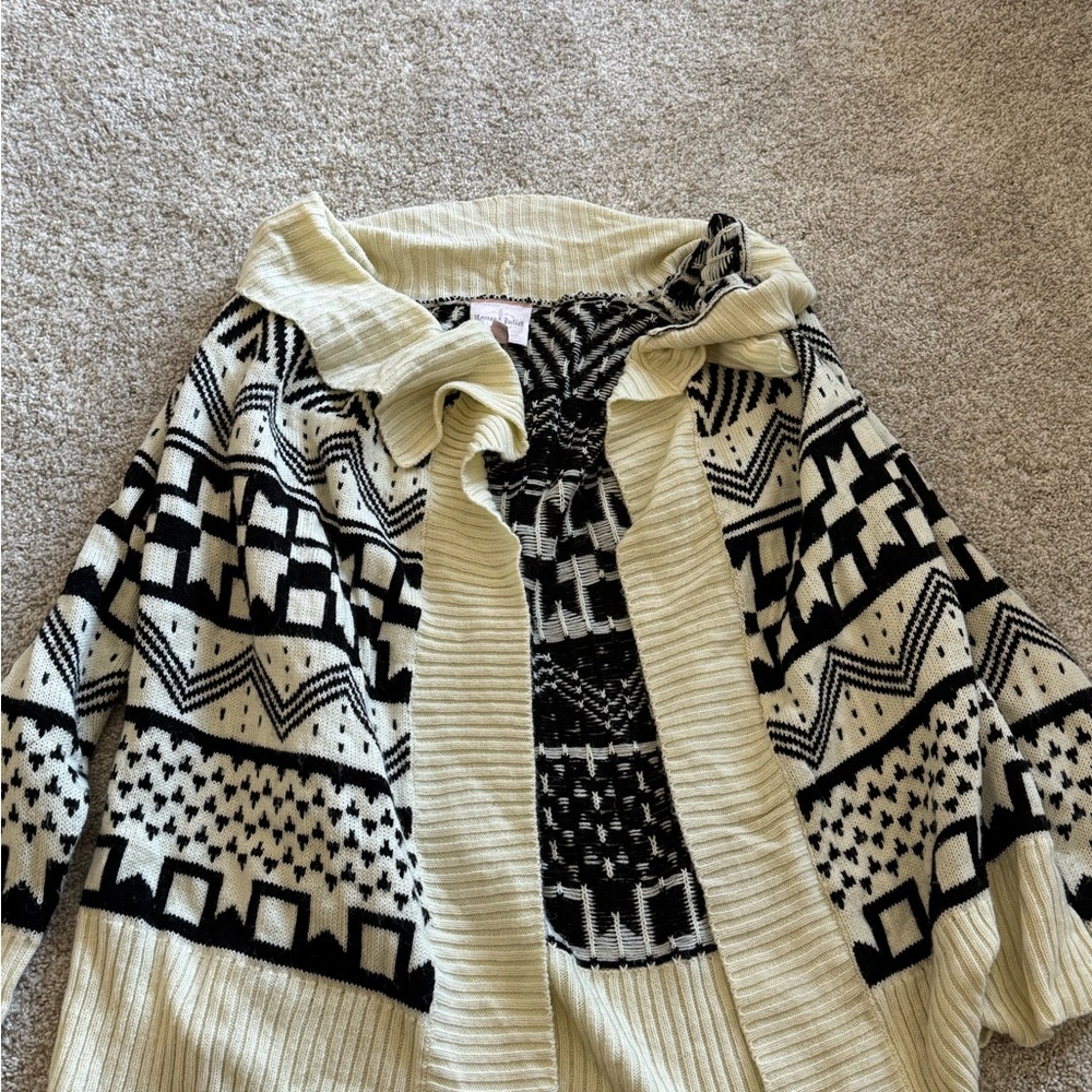 Women's Black and Cream Patterned Sweater